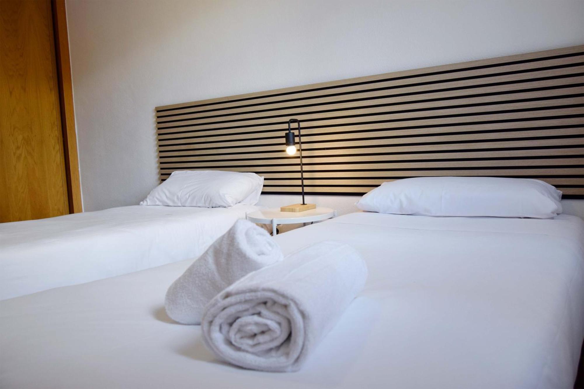 Apartamentos El Pilar Suites 3000 Zaragoza Buitenkant foto