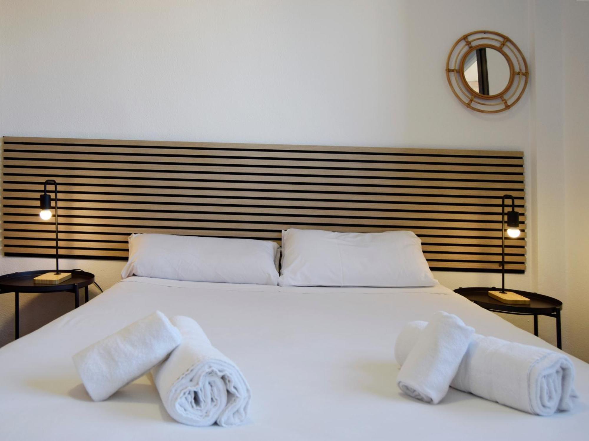 Apartamentos El Pilar Suites 3000 Zaragoza Buitenkant foto